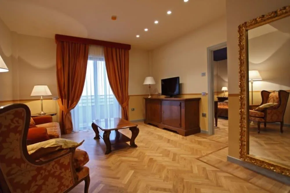 Grand Hotel Φορλί