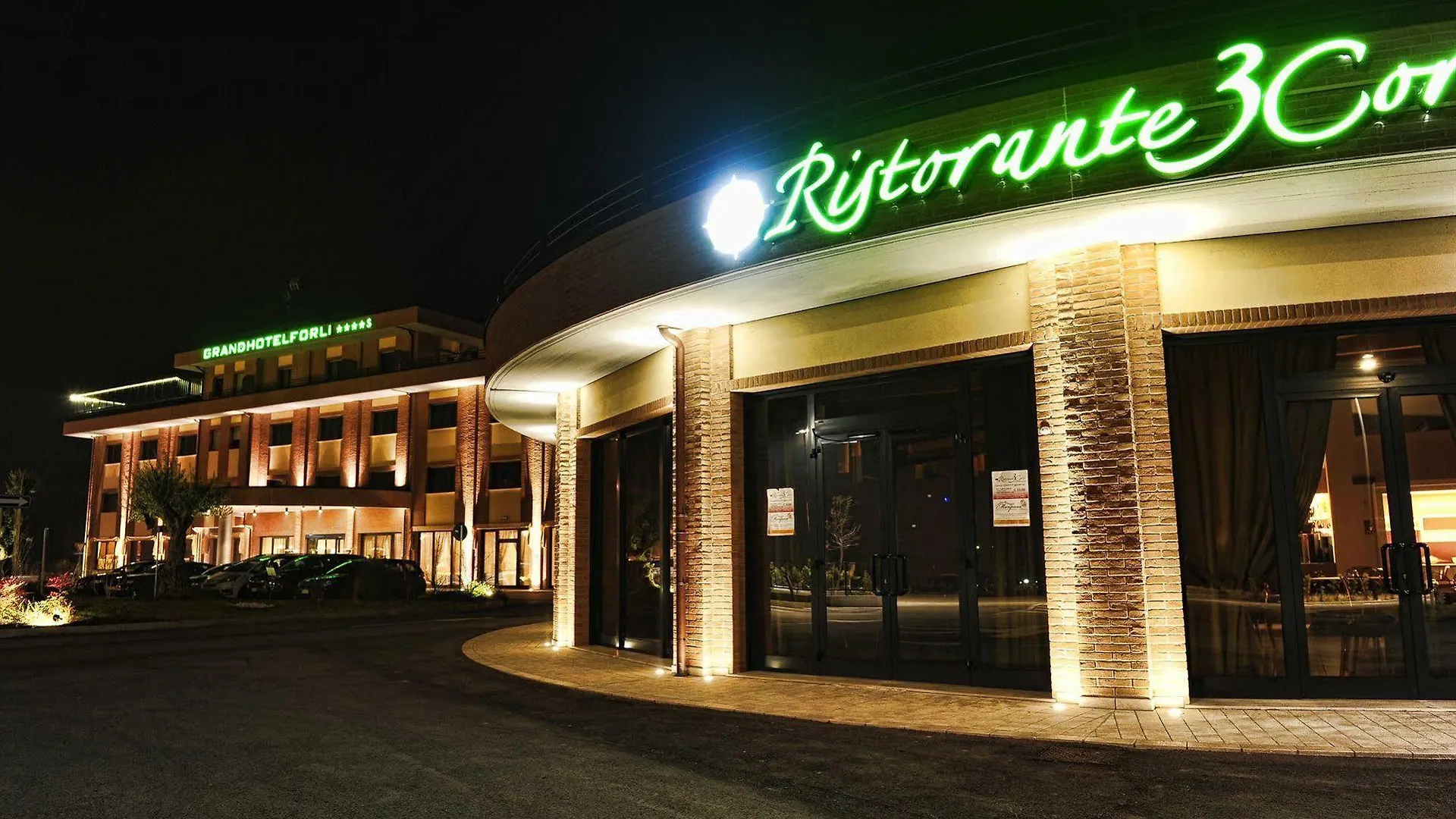 Grand Hotel Forlì 4*,